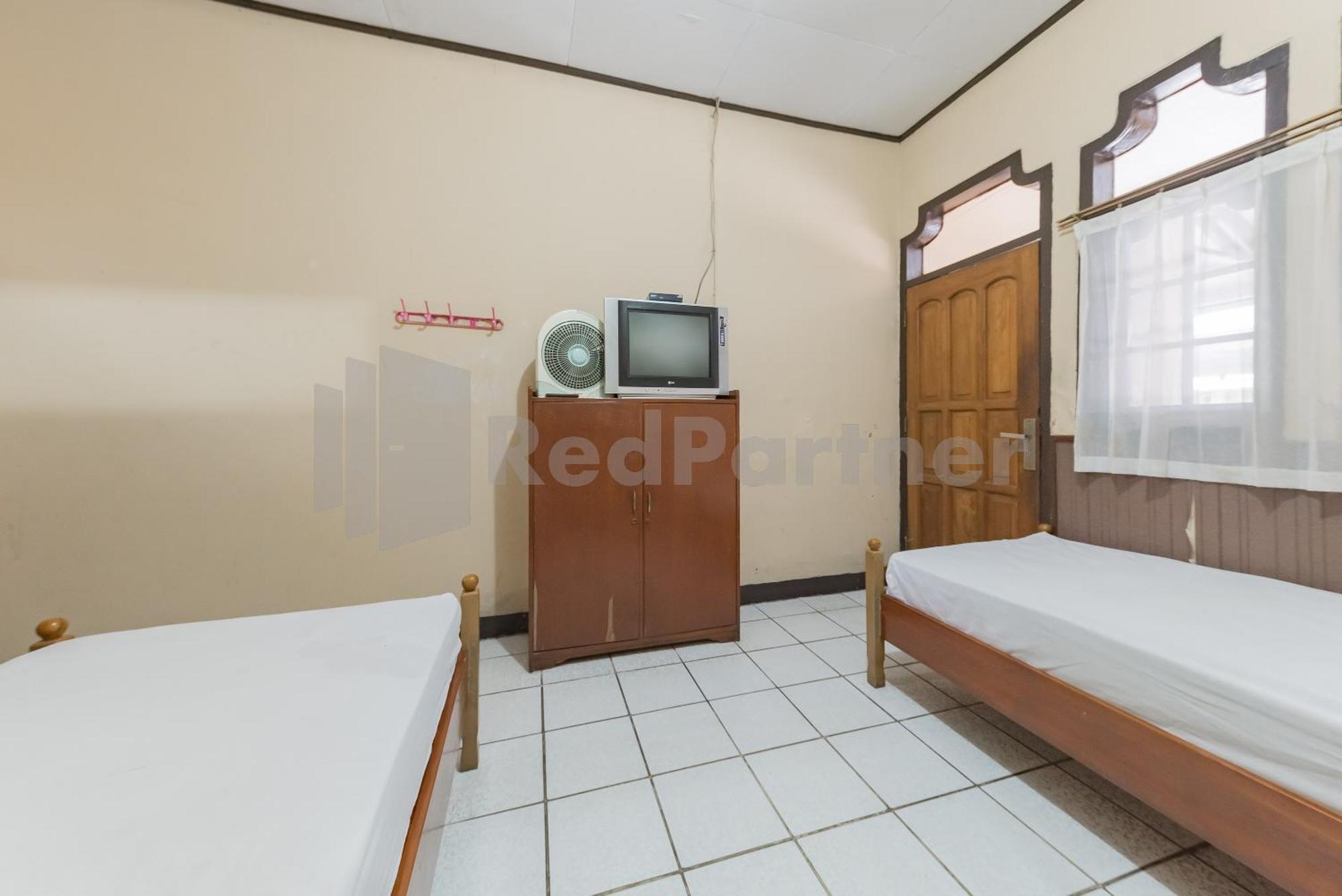 Homestay Pkpn Garut Mitra Reddoorz Bagian luar foto