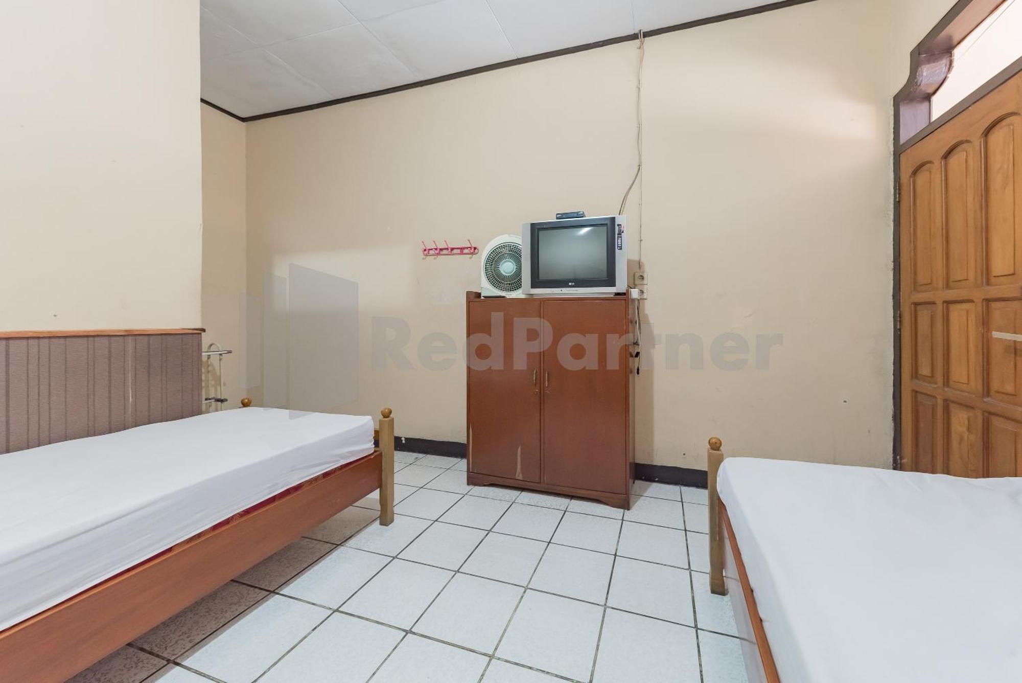 Homestay Pkpn Garut Mitra Reddoorz Bagian luar foto